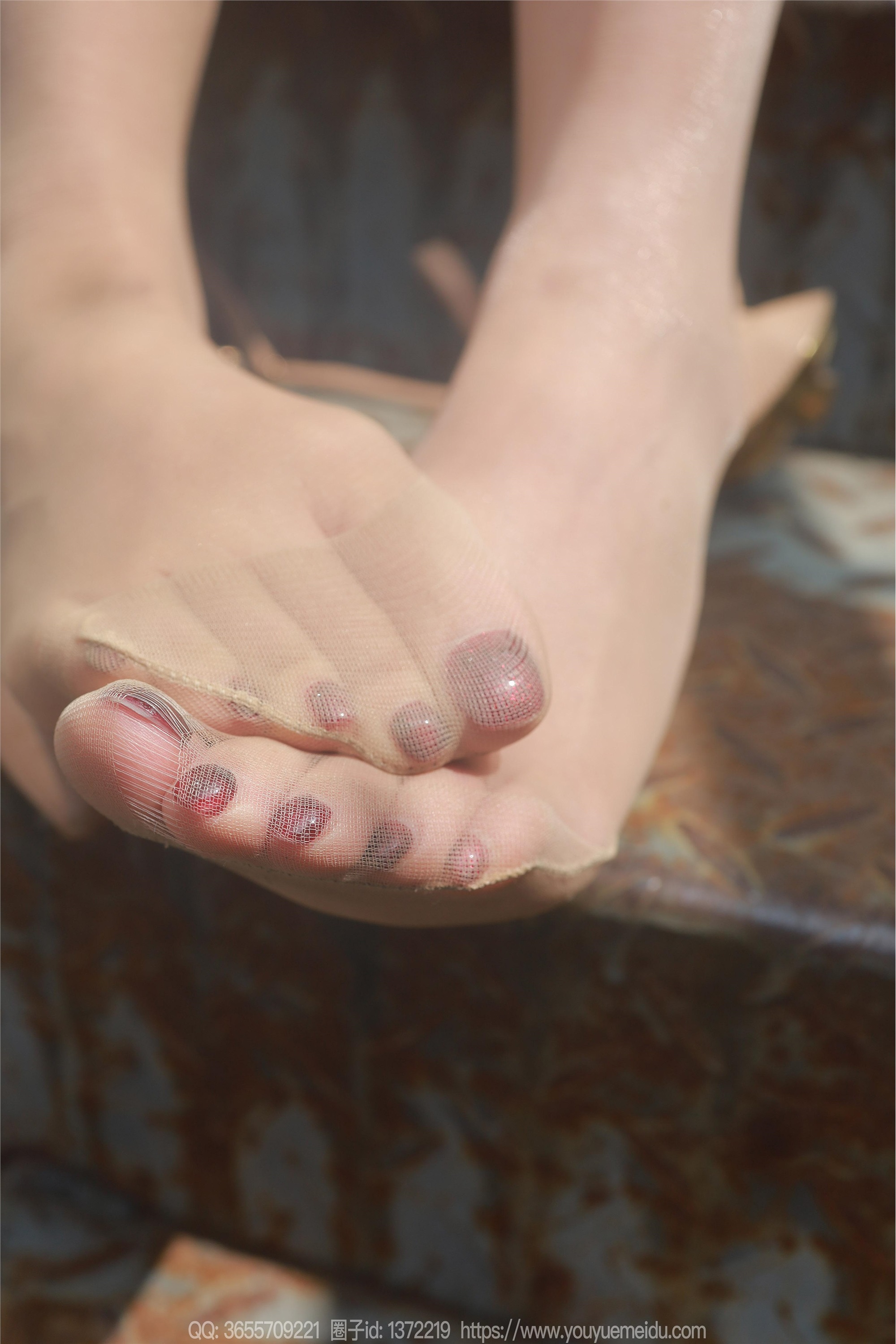 IESS异思趣向  2025.03.03 丝享家 1991 婉萍《酒杯美腿》